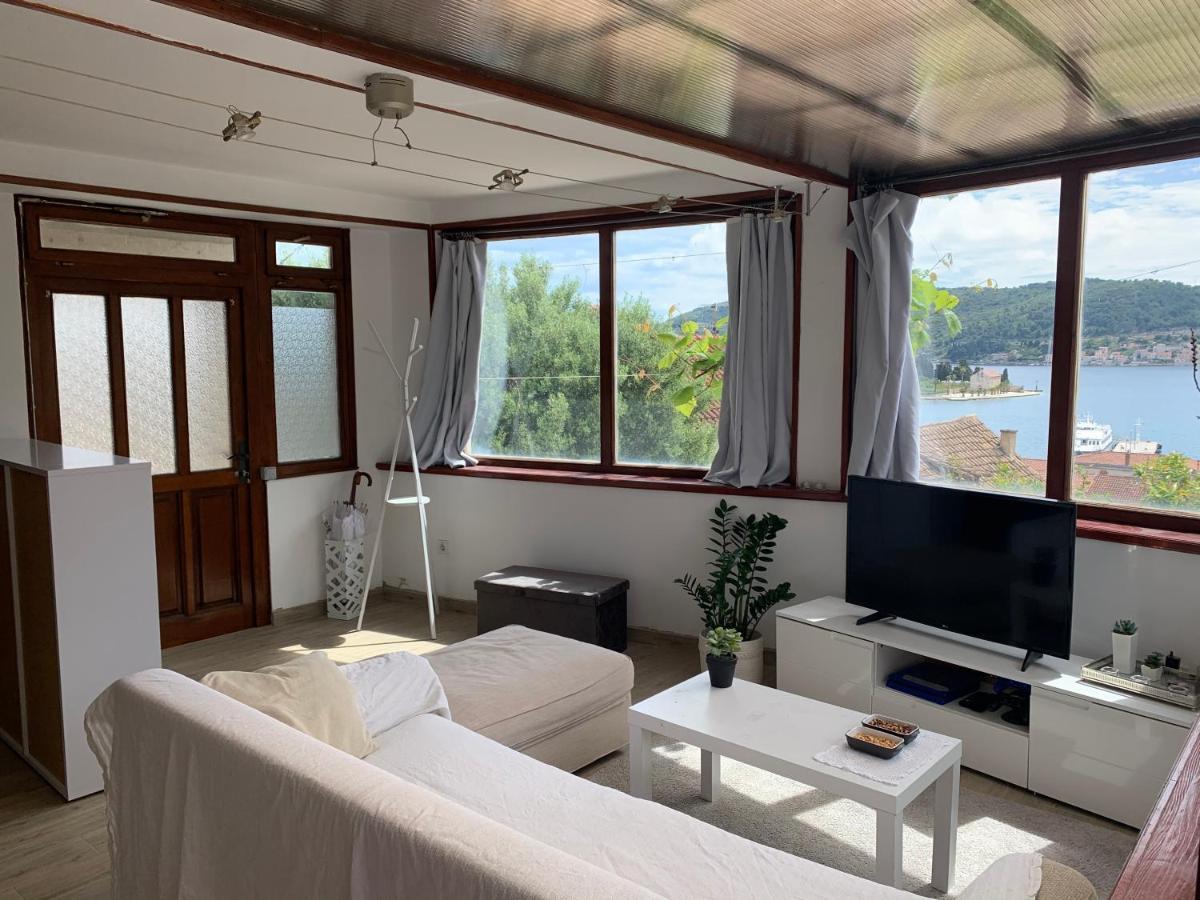 Stonehouse Vis Apartment Ngoại thất bức ảnh