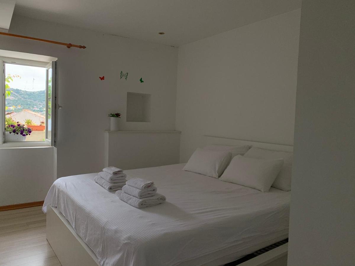 Stonehouse Vis Apartment Ngoại thất bức ảnh